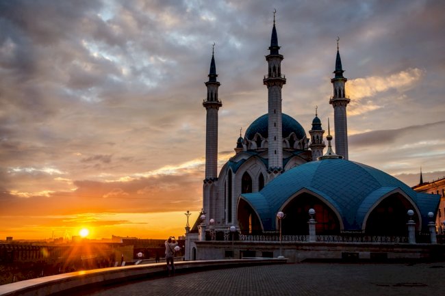 Africa, the beautiful bride to Beijing and Moscow